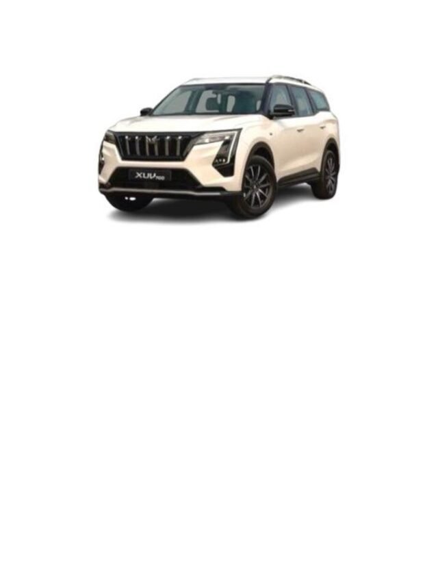 Mahindra XUV 7XO driving on highway